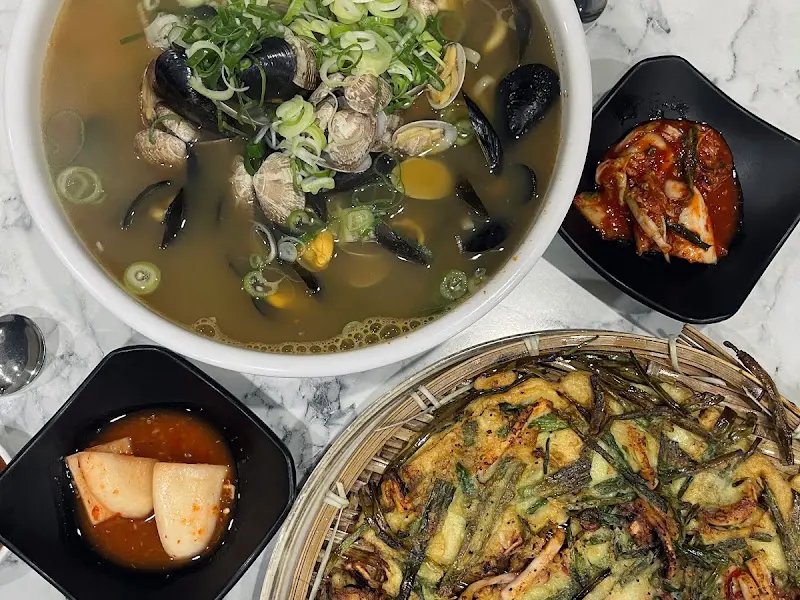 해물칼국수, 해물파전, 깍두기