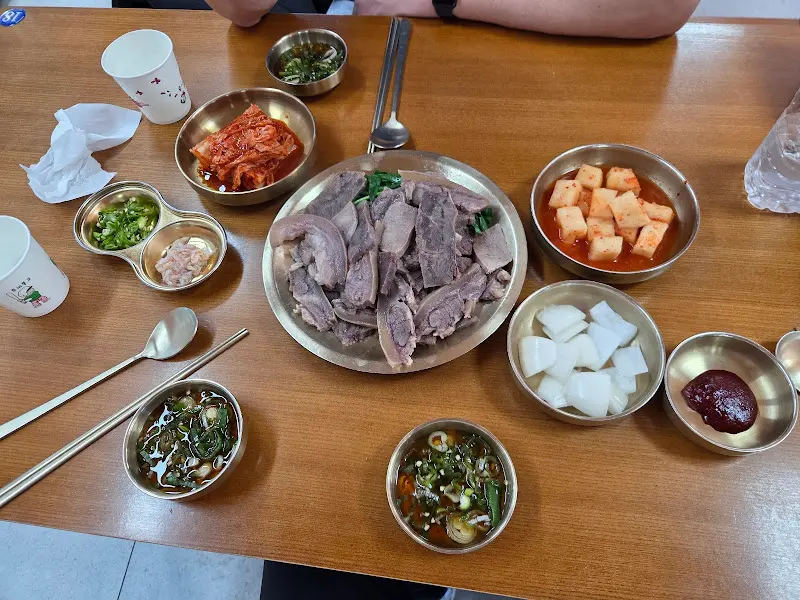 소머리 수육 한 상 차림