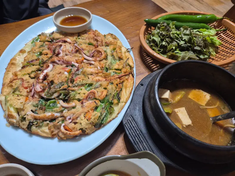 해물이 듬뿍 들어간 해물파전