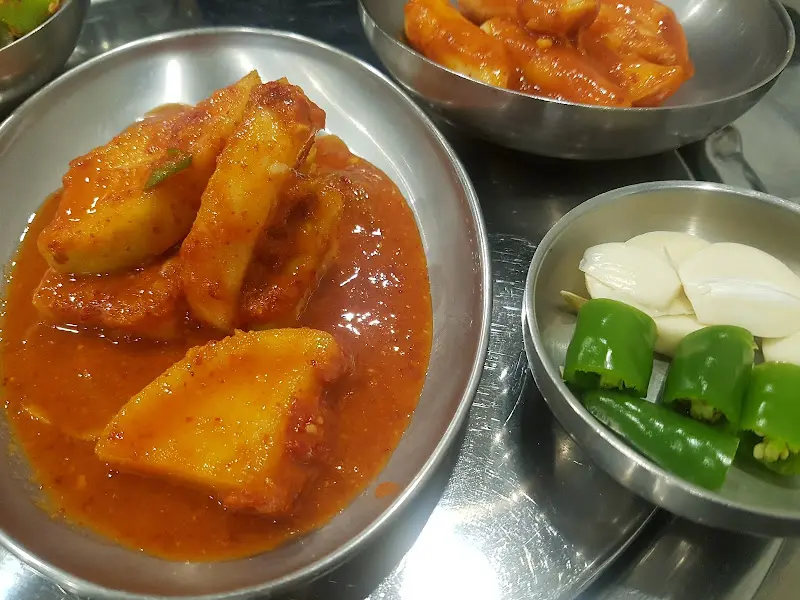 신선한 마늘과 고추