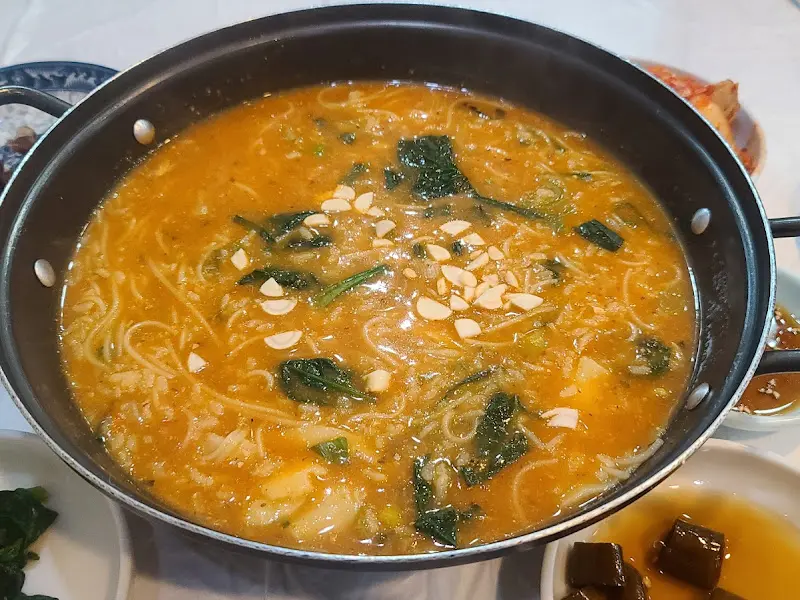 인삼 향이 은은하게 퍼지는 어죽