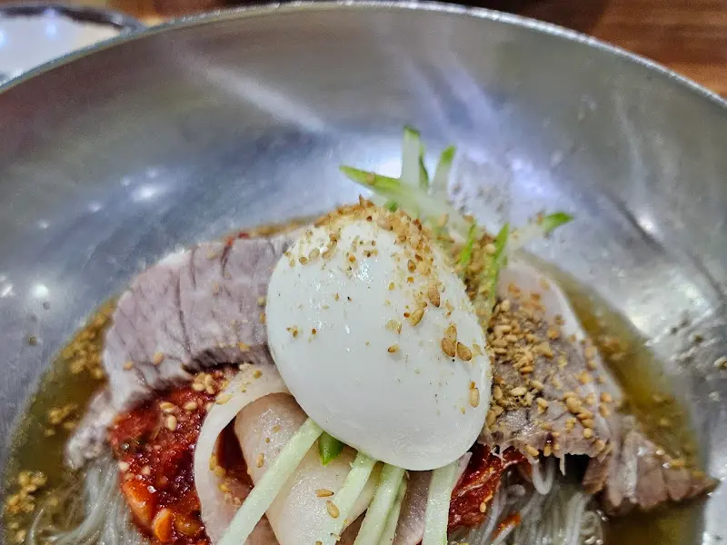 유정우 함흥냉면 회냉면