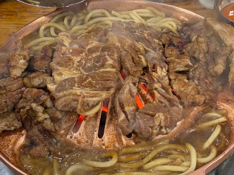 돼지갈비와 우동 사리