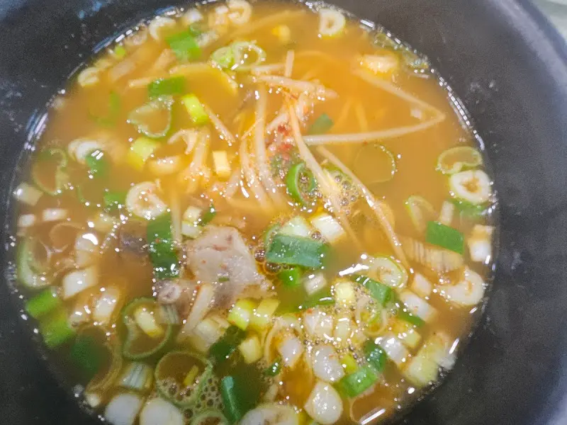 칼칼하고 시원한 소국밥
