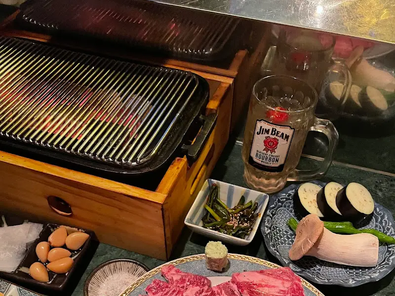 개인 화로와 밑반찬