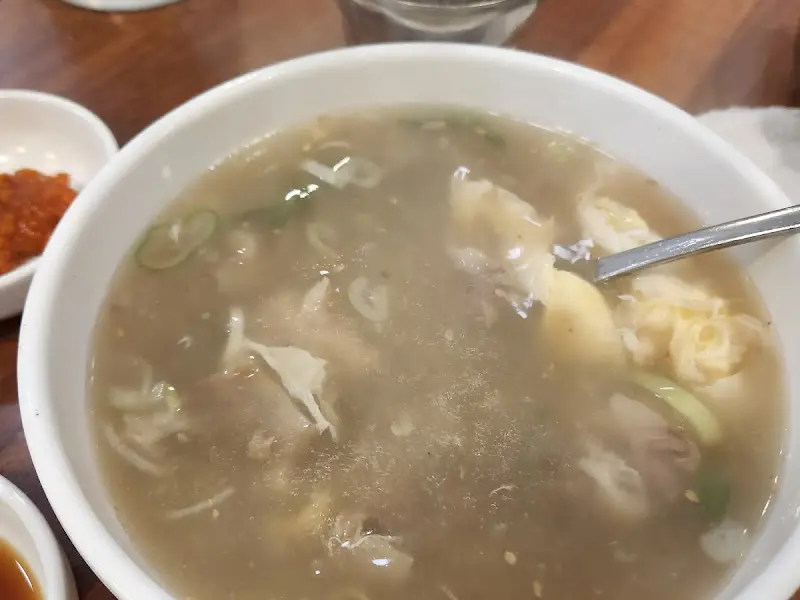 고집센 그집갈비탕 본점 계란이 풀어져 있는 모습