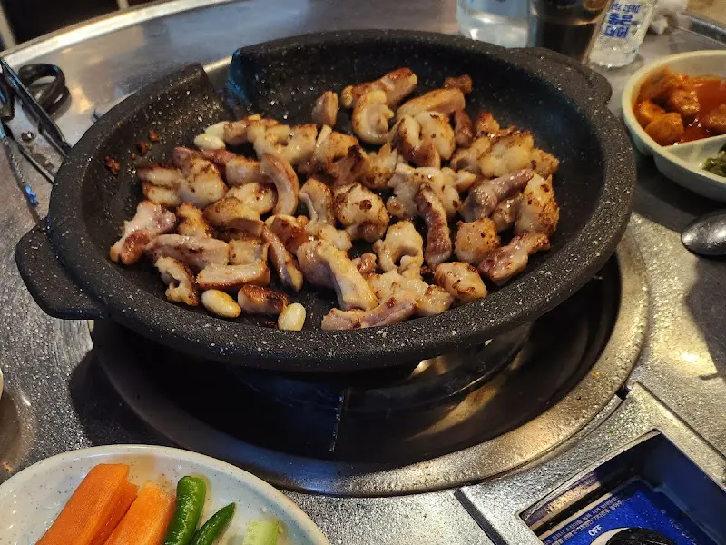 노릇하게 구워진 막창