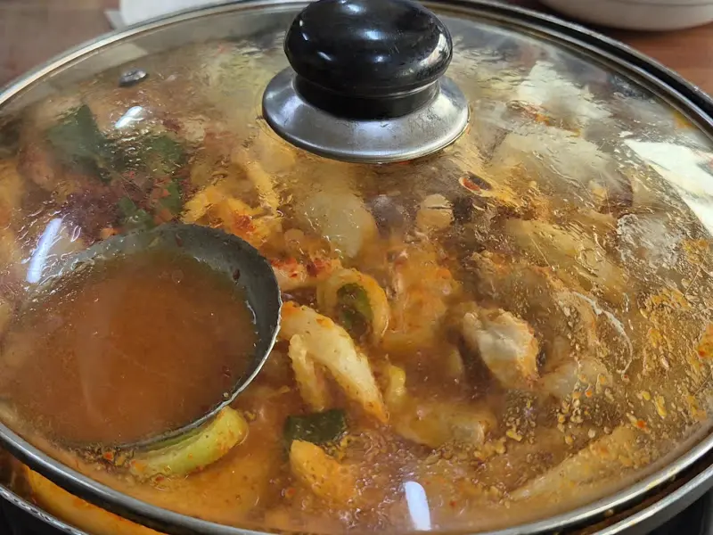 통돼지볶음 조리 모습