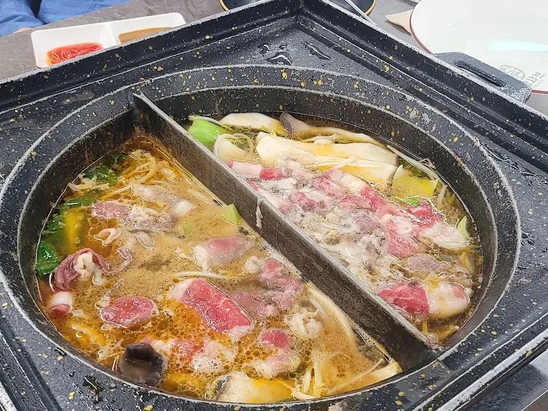 반반 육수 샤브샤브