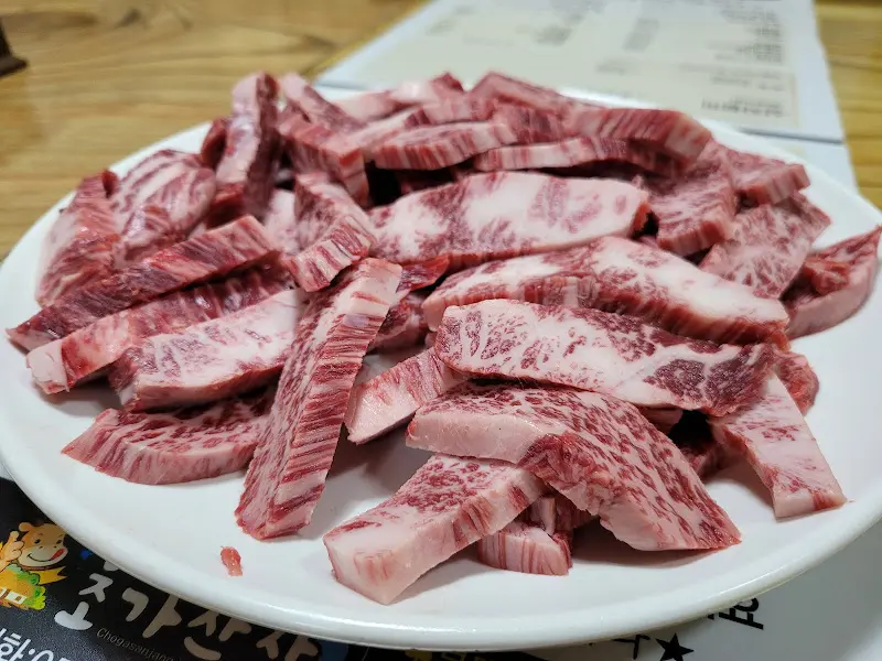 얇게 썰린 소고기