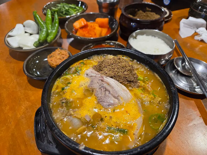 농민백암순대 전체 상차림