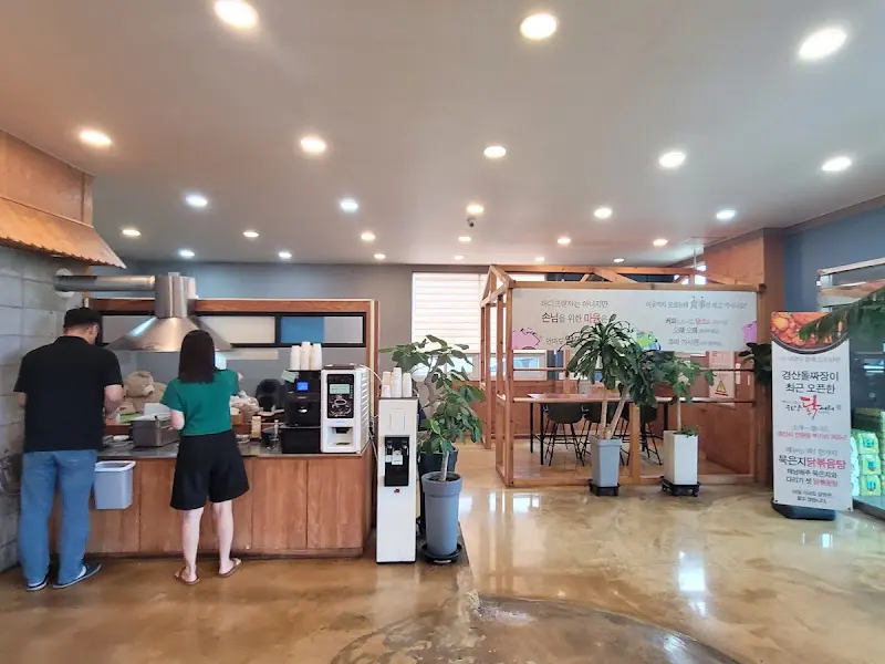 식당 내부 전경