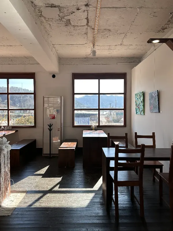 카페 내부 좌석