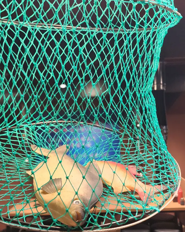 대물수산 입구에 있는 수조