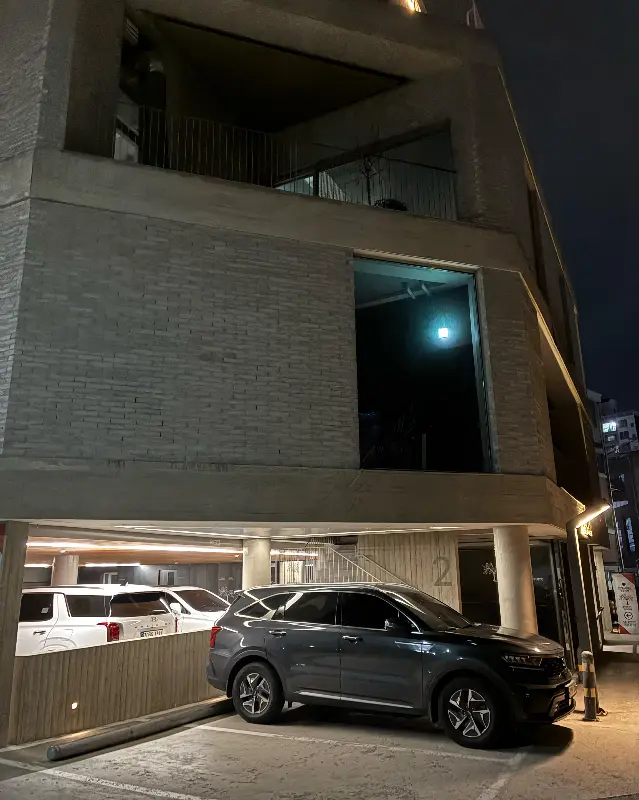 카페 건물 외관