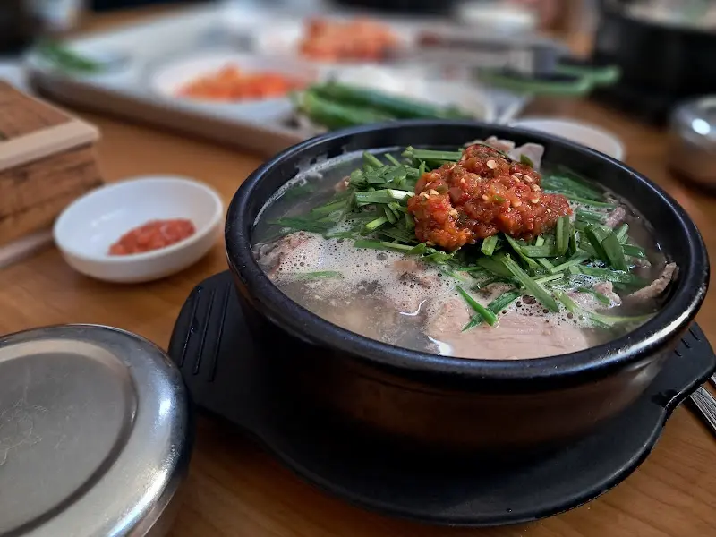 맑은 돼지국밥