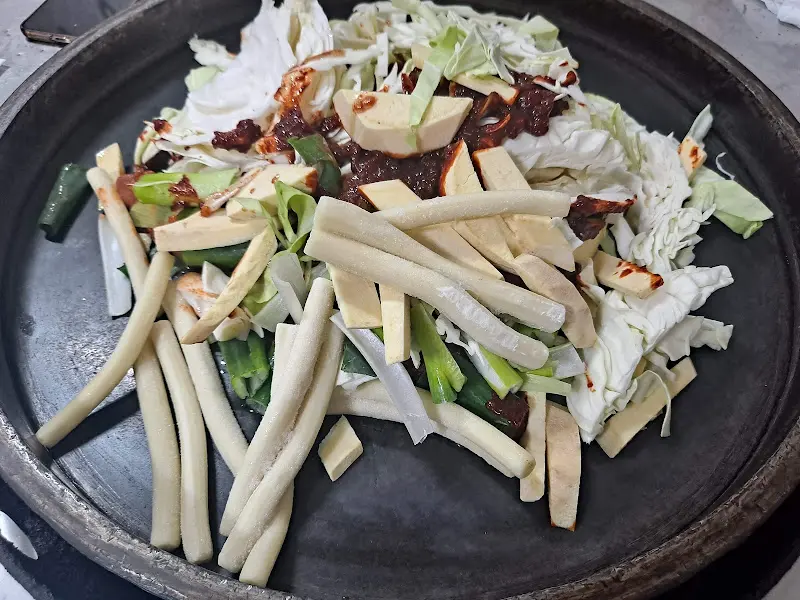 닭갈비 볶음밥 완성된 모습