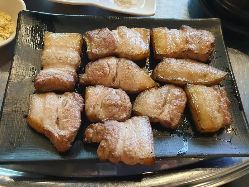 초벌된 특삼겹살