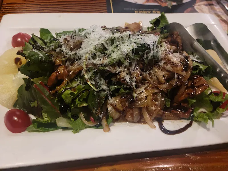 신선한 샐러드의 모습