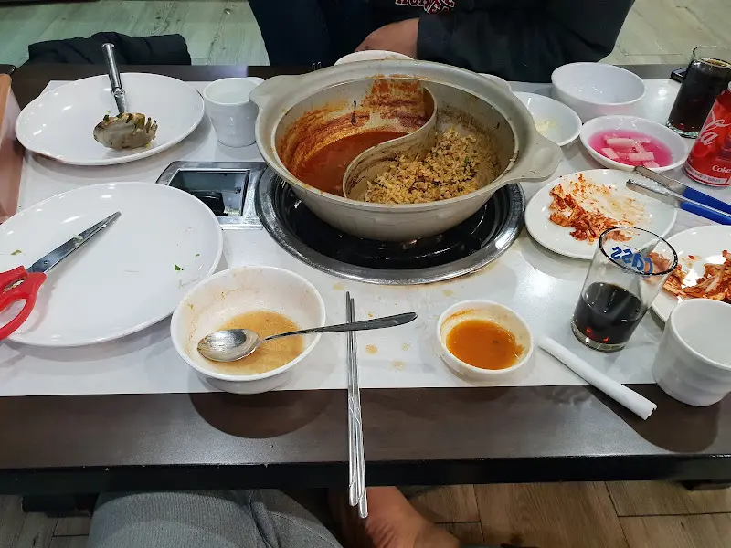 깔끔하게 비워진 냄비