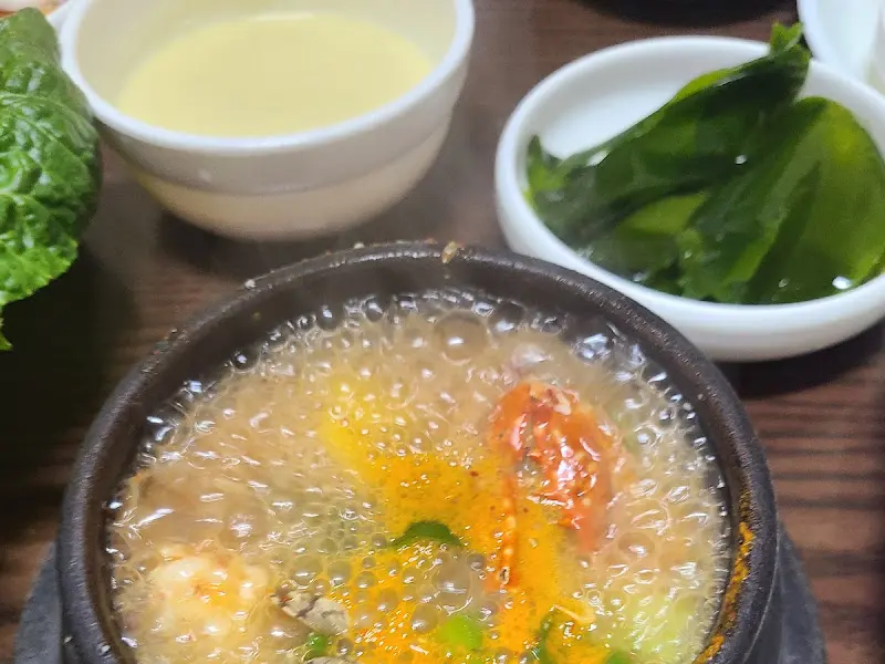 보글보글 끓는 된장찌개