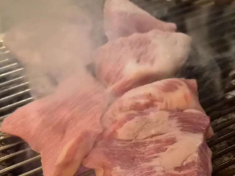 불판 위에 올려진 항정살