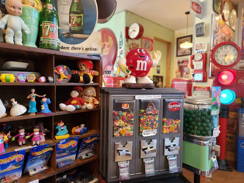 캔디 자판기와 M&M's 인형