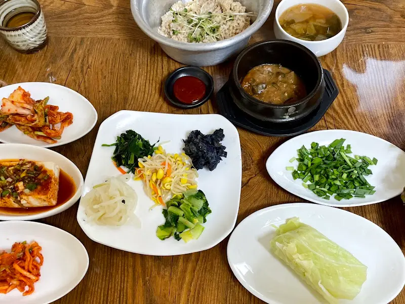 푸짐한 보리밥 한 상 차림