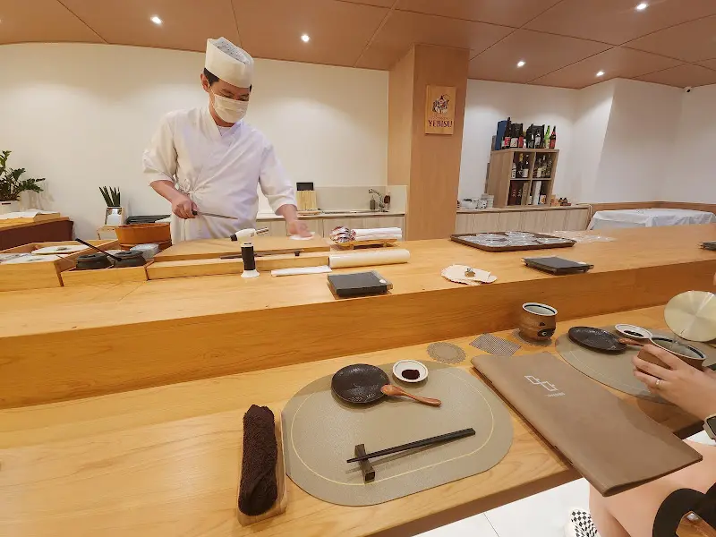 셰프님이 스시를 만드는 모습