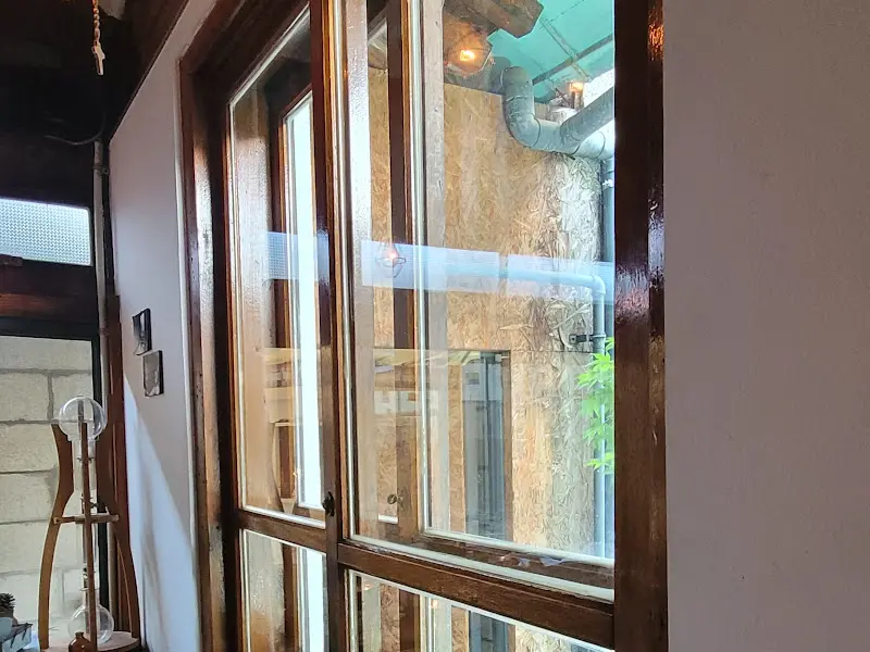 디너쑈 내부 창가 좌석