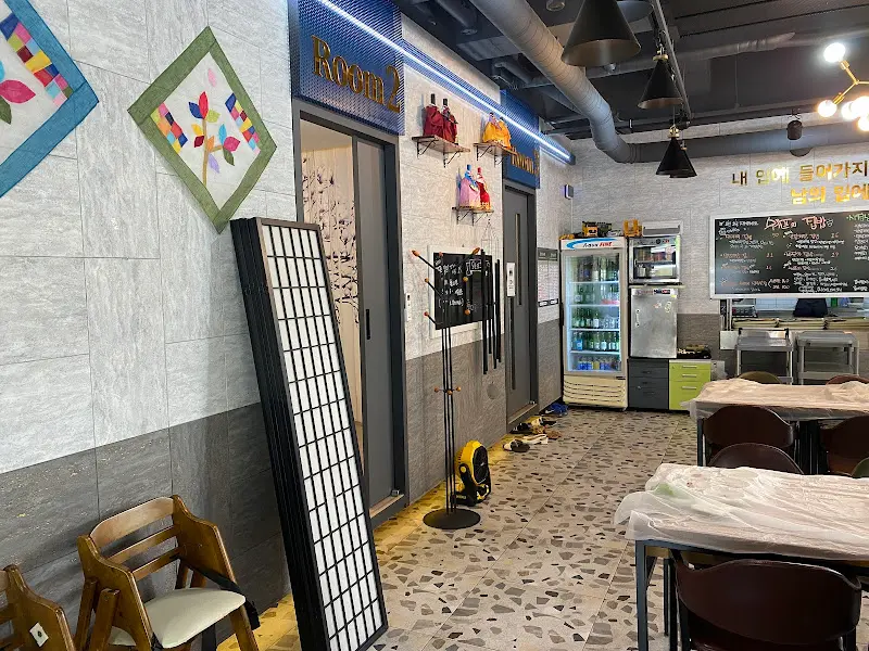 식당 내부 인테리어