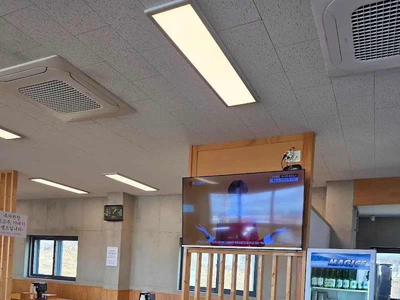 깔끔한 식당 내부