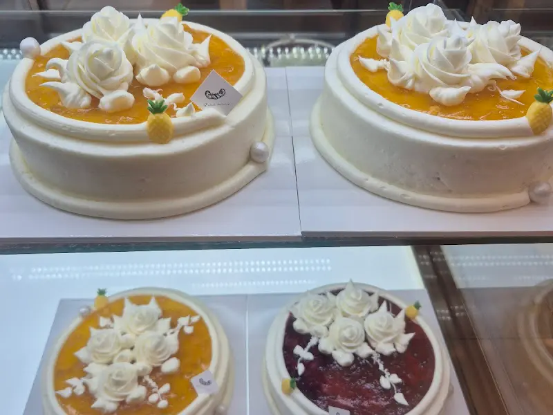 케이크 진열대의 모습