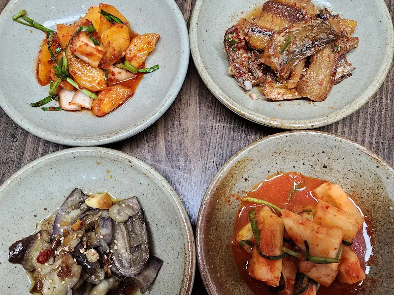 다양한 종류의 밑반찬 클로즈업