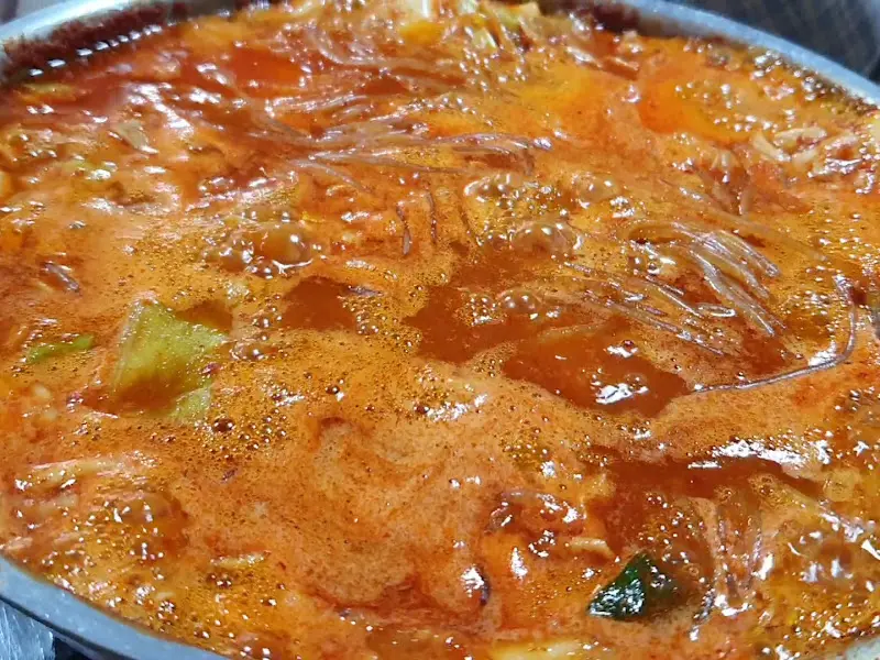 맛깔스러운 닭떡볶이