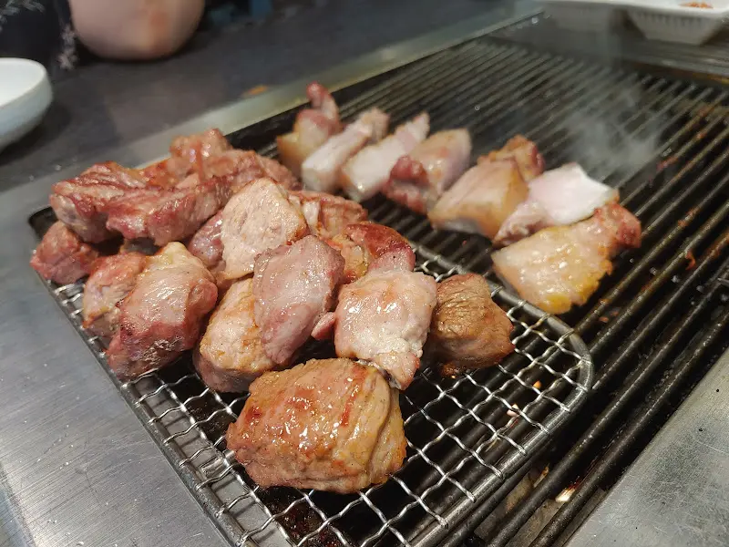 육즙 가득한 고기 단면