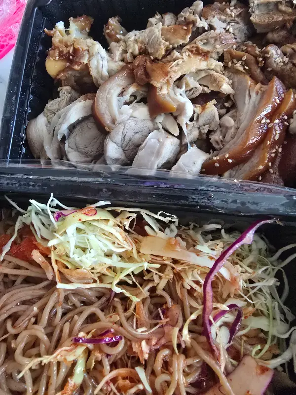 족발과 막국수의 환상적인 조합