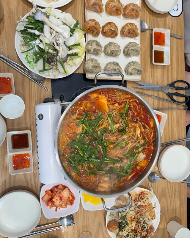 만두전골 전체 상차림