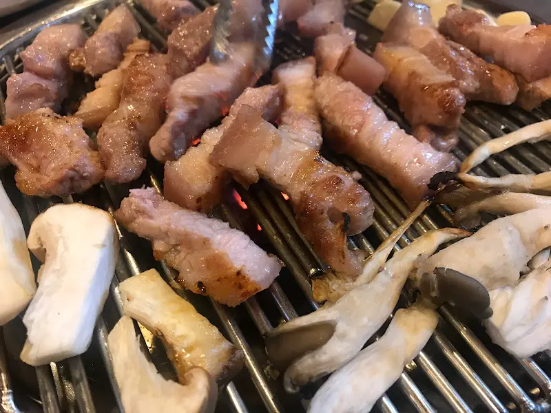 구워지는 삼겹살