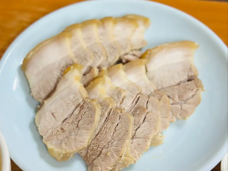 윤기가 흐르는 수육