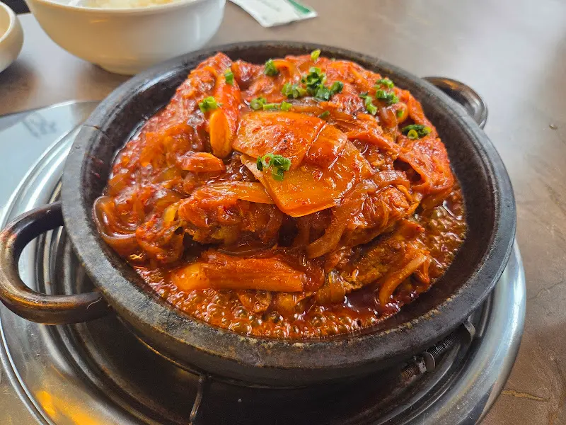 매콤한 김치 등갈비찜