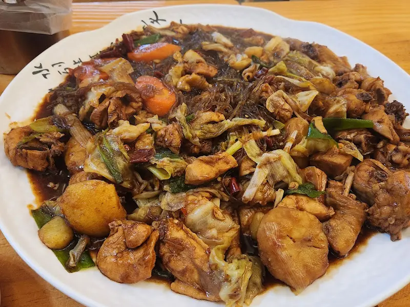 푸짐한 찜닭 한 상차림