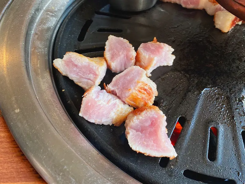 불판 위의 돼지갈비