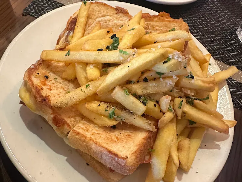 치즈 몬스터와 감자튀김