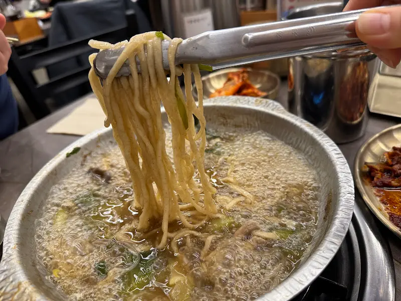 쫄깃한 호밀 칼국수 면발