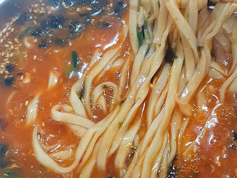 진미분식 장칼국수 면발