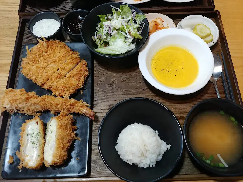 모듬카츠 근접샷