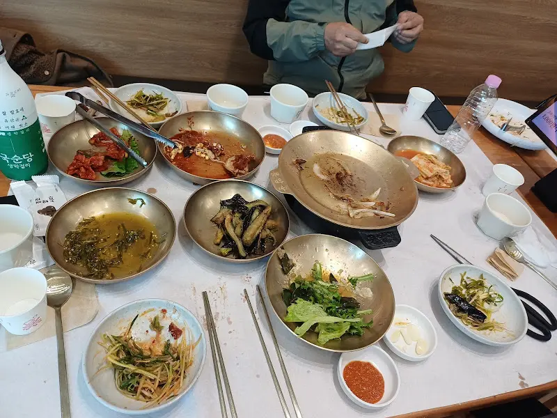 식사 후 테이블 전경