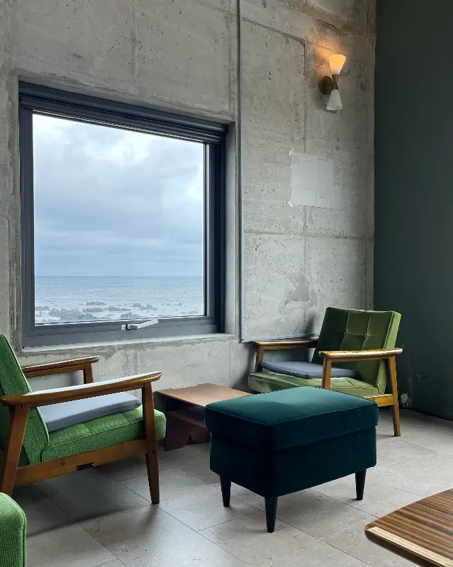 카페 내부 좌석