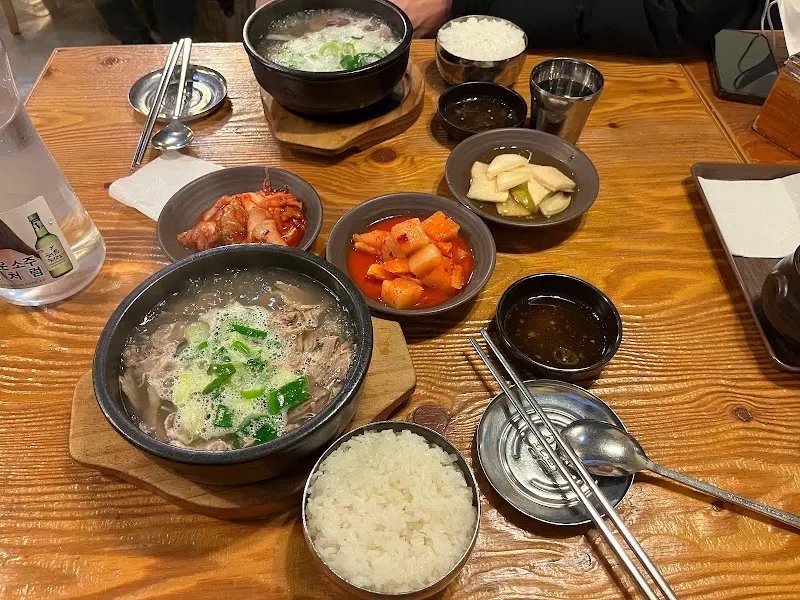 나주곰탕과 밑반찬 전체샷